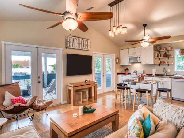 St. Augustine Home 1028070