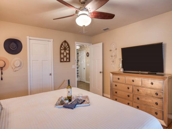 St. Augustine Home 1028070