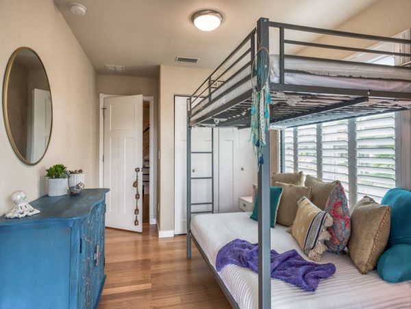 St. Augustine Home 1028070