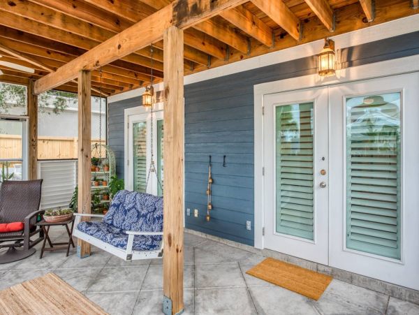 St. Augustine Home 1028070