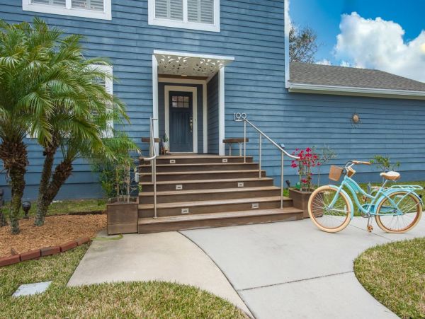 St. Augustine Home 1028070