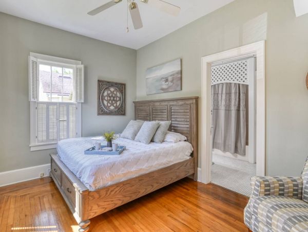 St. Augustine Home 1028078