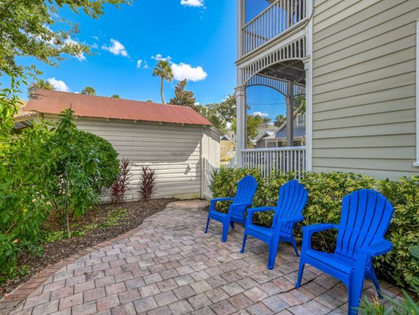 St. Augustine Home 1028078
