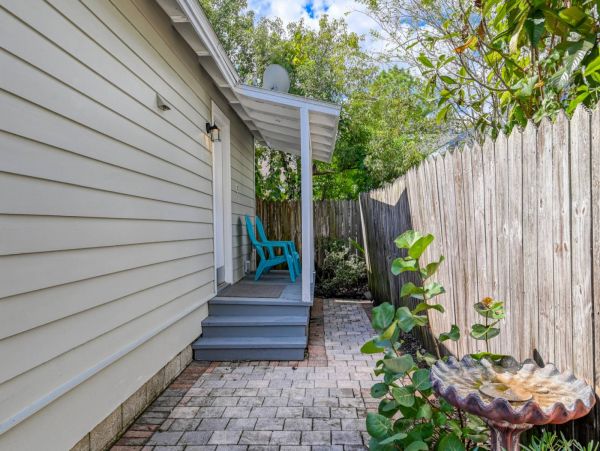 St. Augustine Home 1028078