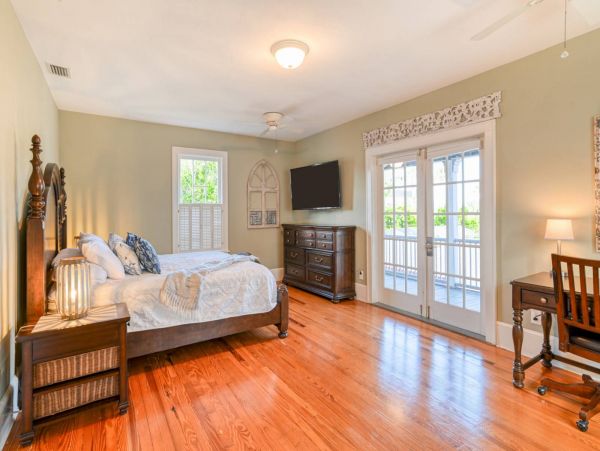 St. Augustine Home 1028078