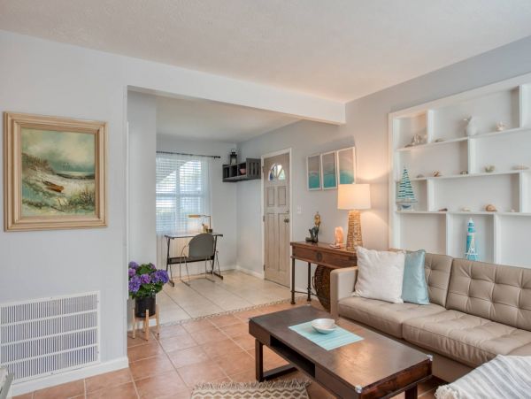 St. Augustine Home 1028080