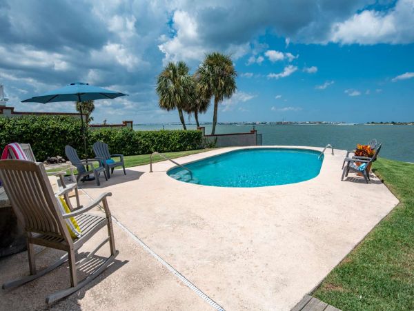 St. Augustine Home 1028081