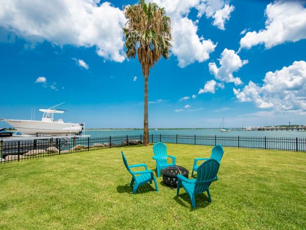 St. Augustine Home 1028081