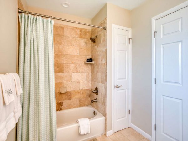 St. Augustine Home 1028081