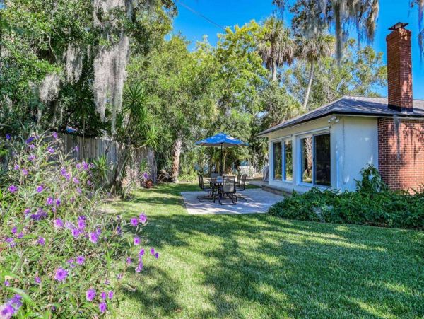 St. Augustine Home 1028082