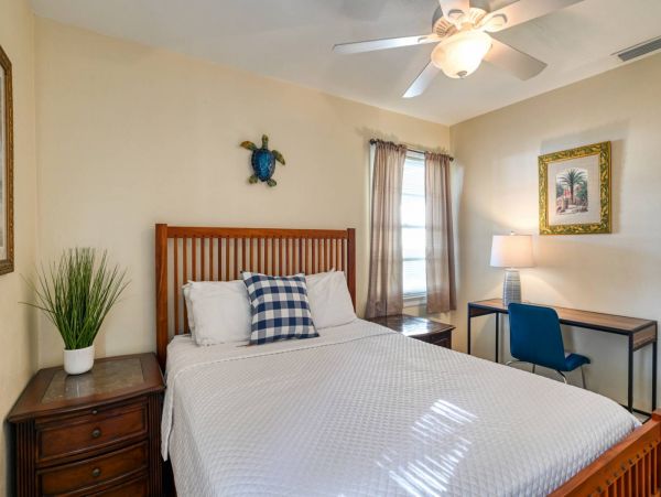 St. Augustine Home 1028082