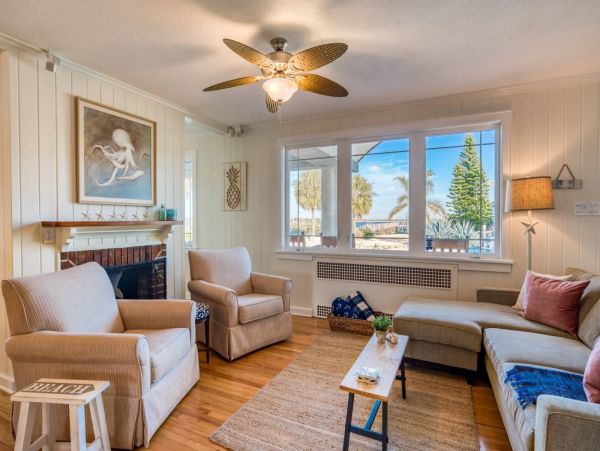 St. Augustine Four Bedroom Home with private Hot Tub