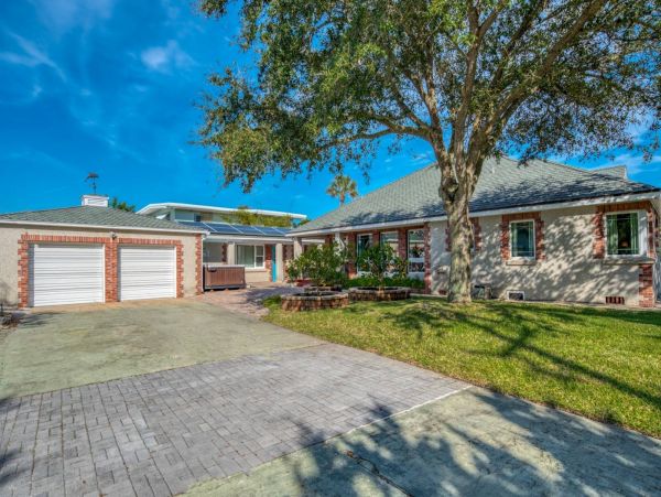 St. Augustine Four Bedroom Home with private Hot Tub