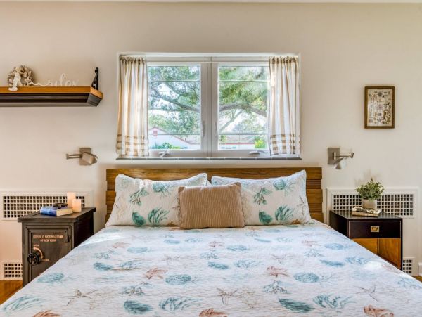 St. Augustine Four Bedroom Home with private Hot Tub