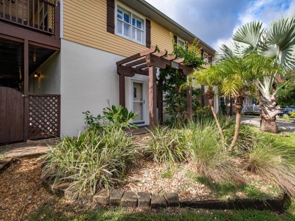 St. Augustine Home 1028090