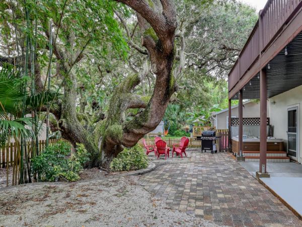 St. Augustine Home 1028090