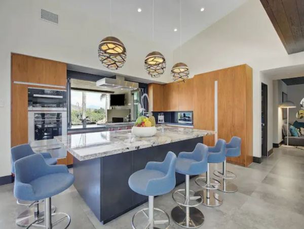 Luxury 7 Bedrooms Pool Vacation Estate in Escondido
