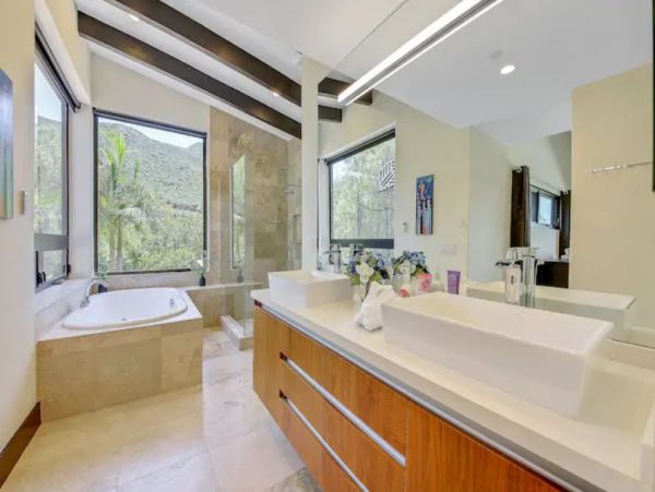 Luxury 7 Bedrooms Pool Vacation Estate in Escondido