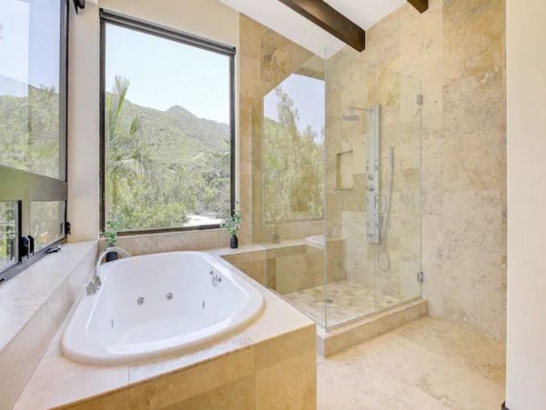 Luxury 7 Bedrooms Pool Vacation Estate in Escondido