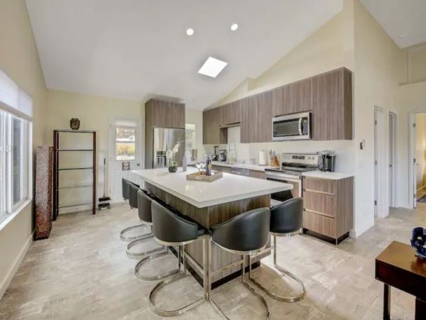 Luxury 7 Bedrooms Pool Vacation Estate in Escondido