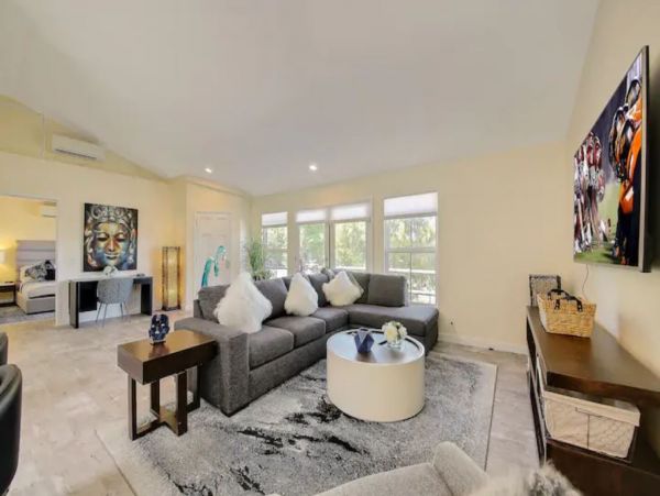 Luxury 7 Bedrooms Pool Vacation Estate in Escondido