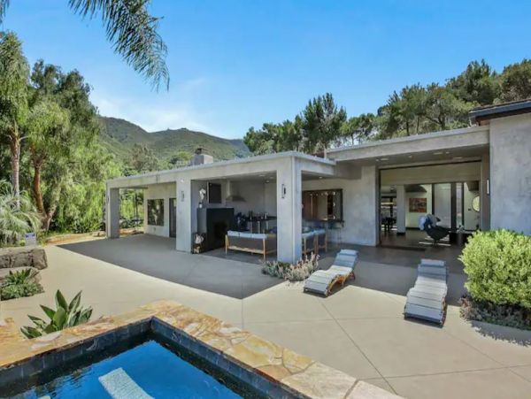 Luxury 7 Bedrooms Pool Vacation Estate in Escondido