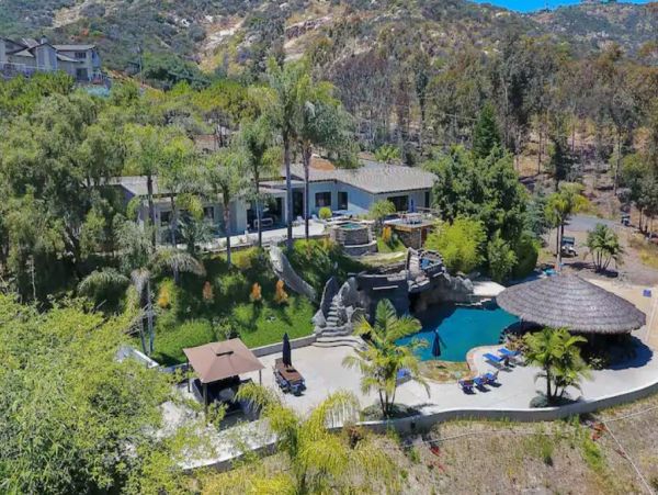 Luxury 7 Bedrooms Pool Vacation Estate in Escondido