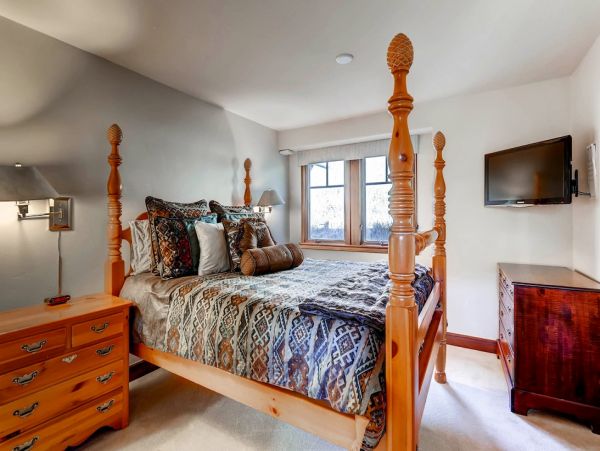 Luxury Beaver Creek Vacation Condo Four Bedroom