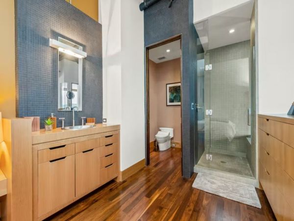 Luxury Penthouse with Views in Honolulu Close to Beach