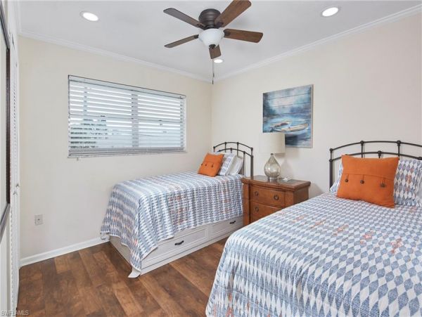 Lovely 2 Bedroom Condo with Lanai Sleeps 4 Guests
