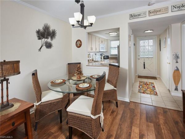 Lovely 2 Bedroom Condo with Lanai Sleeps 4 Guests