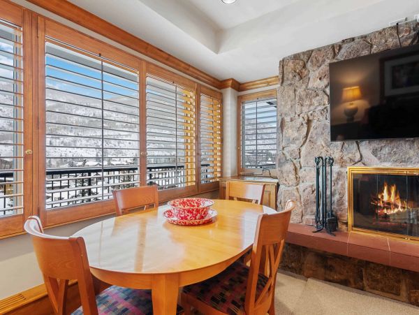 Lovely 2 Bedroom Condo in Vail Steps to Lift