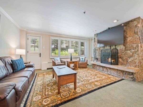 Mountain Views Vail Vacation Condo Three Bedrooms Near Gondola