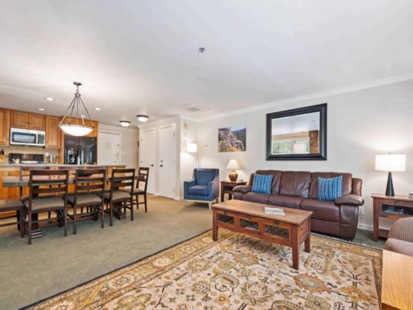 Mountain Views Vail Vacation Condo Three Bedrooms Near Gondola