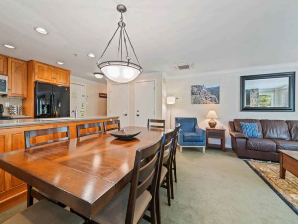 Mountain Views Vail Vacation Condo Three Bedrooms Near Gondola