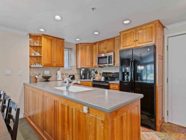 Mountain Views Vail Vacation Condo Three Bedrooms Near Gondola