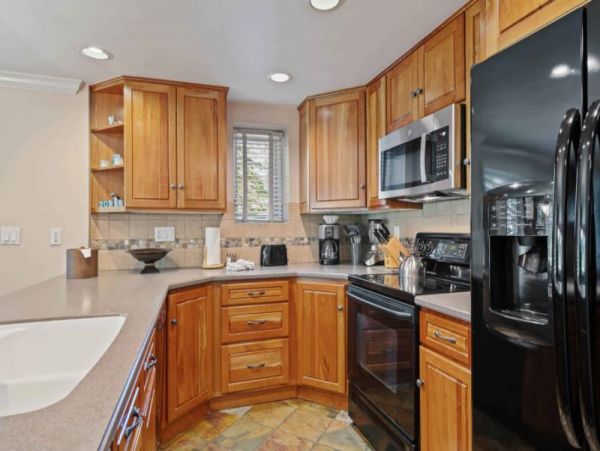 Mountain Views Vail Vacation Condo Three Bedrooms Near Gondola