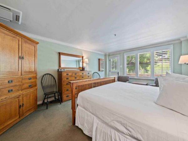 Mountain Views Vail Vacation Condo Three Bedrooms Near Gondola