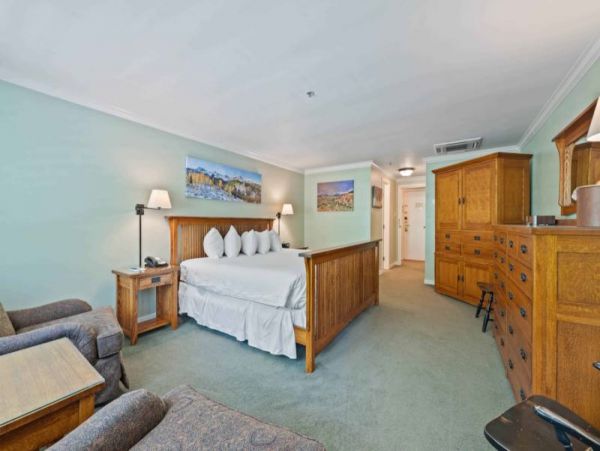Mountain Views Vail Vacation Condo Three Bedrooms Near Gondola