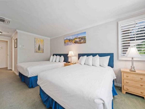 Mountain Views Vail Vacation Condo Three Bedrooms Near Gondola