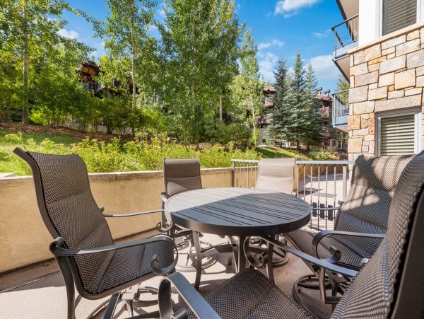 First Floor Two Bedroom Condo in Vail Ski In Ski Out