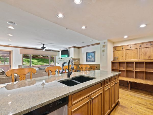 First Floor Two Bedroom Condo in Vail Ski In Ski Out