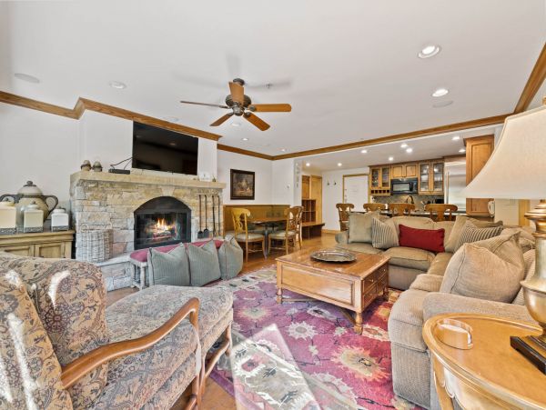 First Floor Two Bedroom Condo in Vail Ski In Ski Out