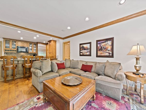 First Floor Two Bedroom Condo in Vail Ski In Ski Out