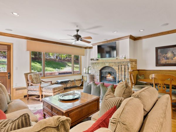 First Floor Two Bedroom Condo in Vail Ski In Ski Out