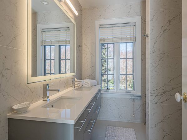 Luxury The Hamptons Vacation Pool Home Five Bedroom