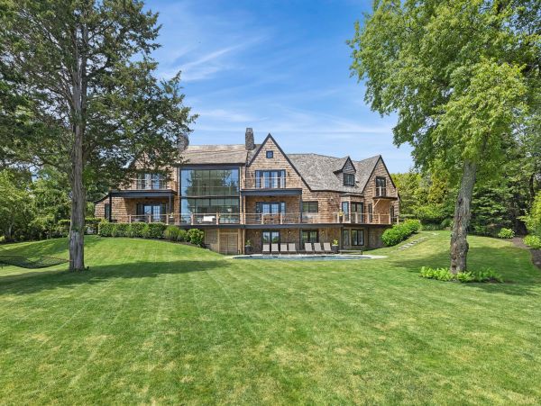 Luxury The Hamptons Vacation Pool Home Five Bedroom