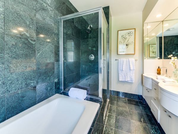 Luxurious Hamptons 6 Bedroom Beach House Ocean View