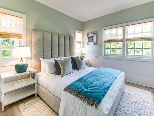 Luxurious Hamptons 6 Bedroom Beach House Ocean View