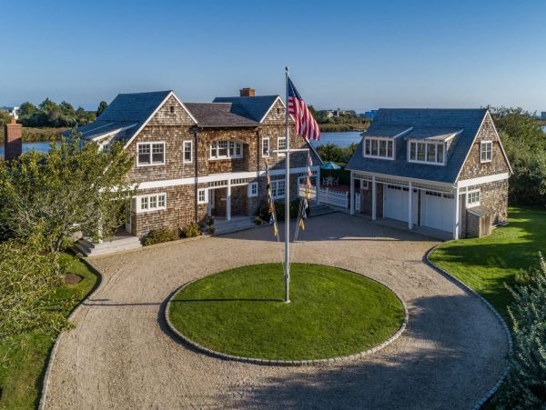 Luxurious Hamptons 6 Bedroom Beach House Ocean View